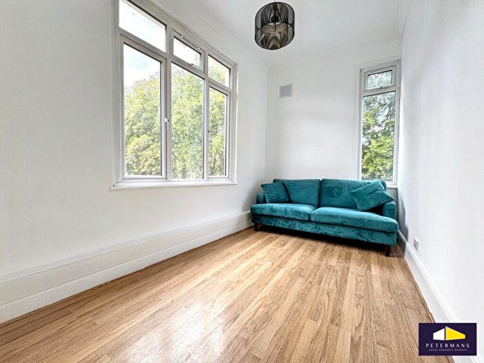 2 Bedroom Flat To Rent In East Dulwich Grove, London, SE22