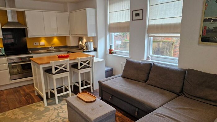 1 Bedroom Flat For Sale In Lower Dagnall Street, St. Albans, AL3