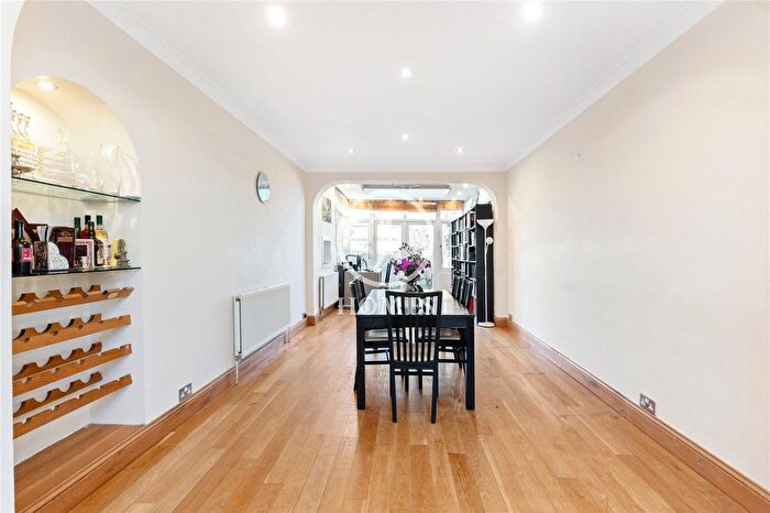 7 Bedroom Semi-detached House For Sale In Gainsborough Gardens, London, NW11