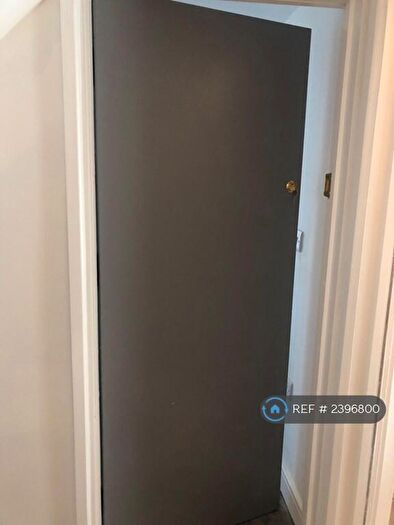 2 Bedroom Flat To Rent In School Green Road, Freshwater, PO40