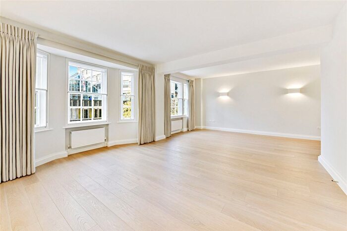 3 Bedroom Flat To Rent In Shelton House, Sloane Street, London, SW1X