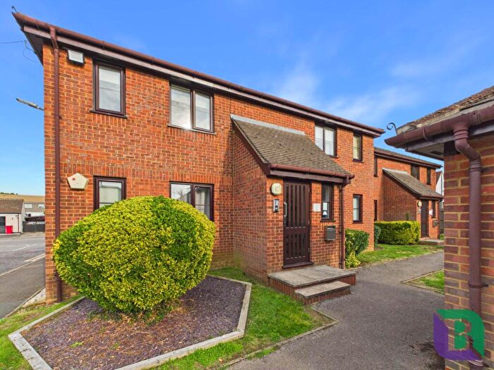 1 Bedroom Apartment For Sale In Cranbrook, Woburn Sands, Milton Keynes, MK17