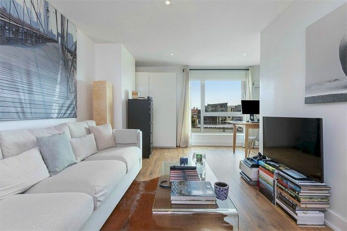 1 Bedroom Flat To Rent In Empire Square South, Long Lane, London, SE1