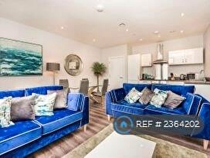 2 Bedroom Flat To Rent In Regal Place, Waterloo, Liverpool, L22