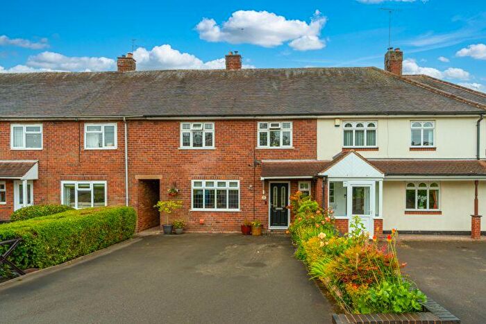 3 Bedroom Terraced House For Sale In Hinksford Lane, Swindon, Dudley, DY3