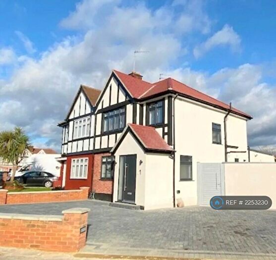 4 Bedroom Semi-Detached House To Rent In Melcombe Gardens, Harrow, HA3