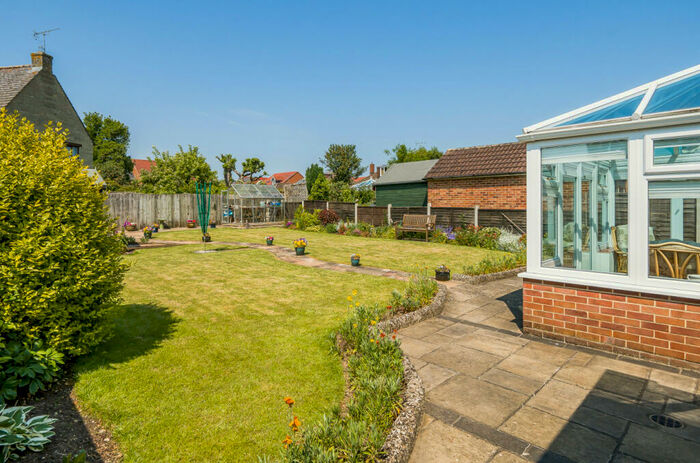 2 Bedroom Bungalow For Sale In Damson Trees, Shrivenham, Swindon, SN6