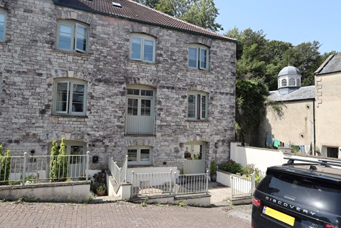 3 Bedroom Town House For Sale In Draycott Road, Shepton Mallet, BA4