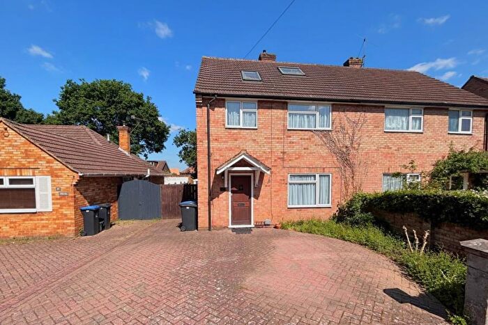 5 Bedroom Semi-Detached House To Rent In Woking, Surrey, GU21