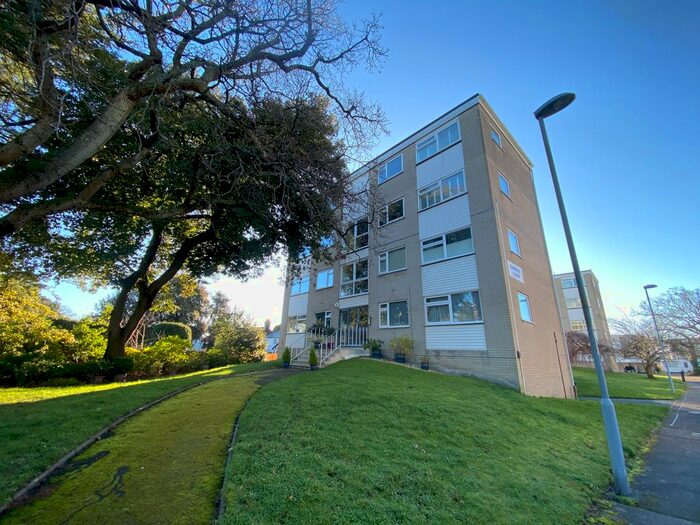 2 Bedroom Flat To Rent In Rushford Warren, Mudeford, Christchurch, BH23