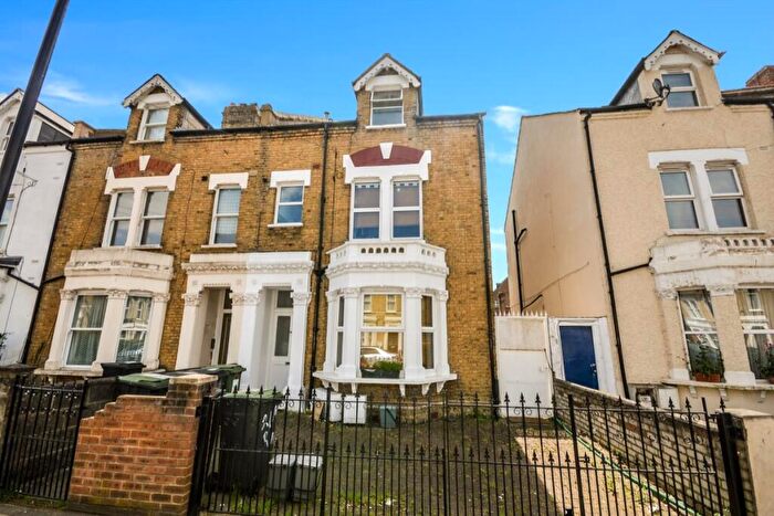 1 Bedroom Apartment For Sale In Ringstead Road, London, SE6