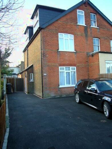 1 Bedroom Flat To Rent In Hook Road, Epsom, KT19