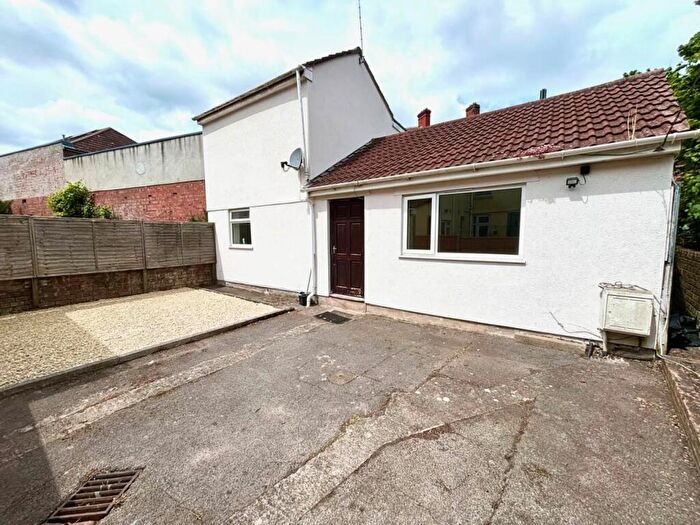 2 Bedroom Coach House To Rent In Brynland Avenue, Bristol, BS7