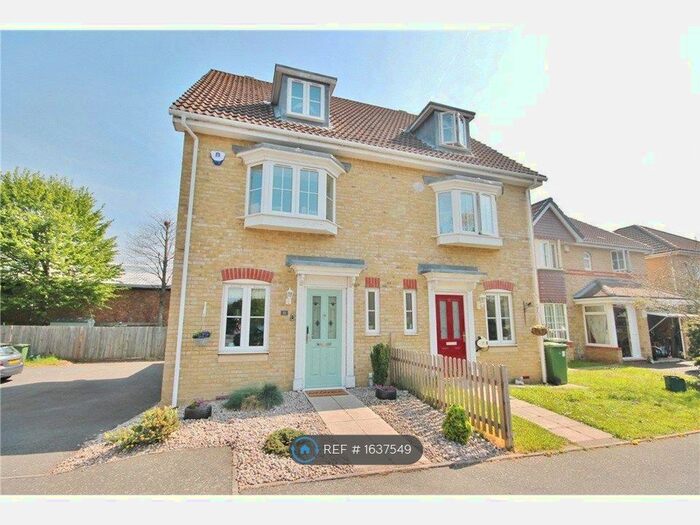 3 Bedroom Semi-Detached House To Rent In Parkside Place, Staines-Upon-Thames, TW18
