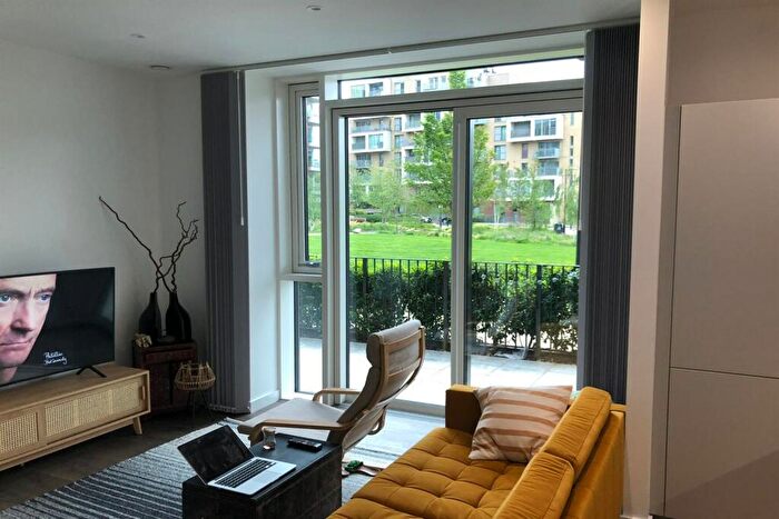 1 Bedroom Apartment To Rent In Hartingtons Court, Woodberry Down, N4