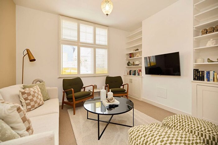 3 Bedroom Flat To Rent In Cambridge, CB3