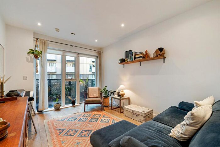 1 Bedroom Apartment For Sale In Dalston Lane, Hackney, E8