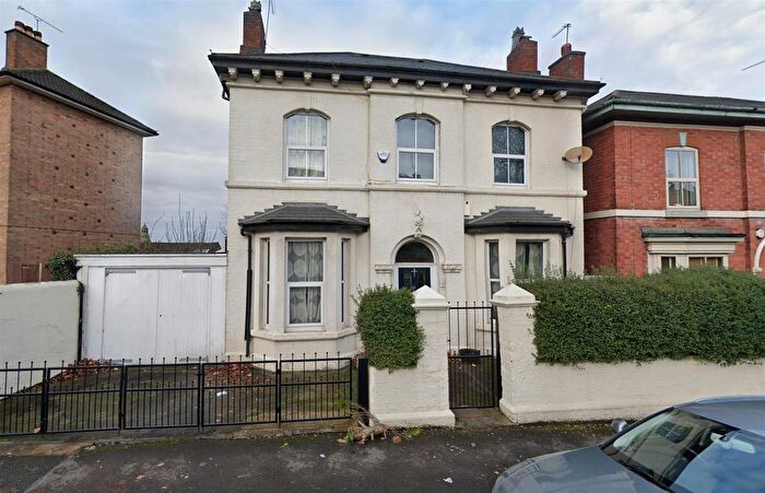 7 Bedroom Detached House To Rent In Persehouse Street, Walsall, WS1