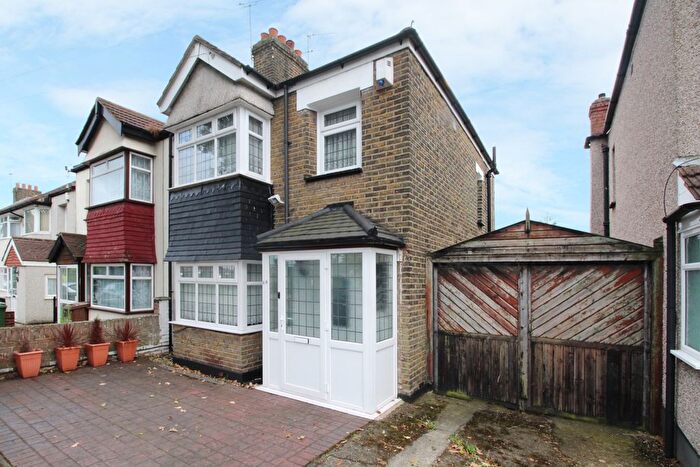 3 Bedroom Semi-Detached House To Rent In Elsa Road, Welling, DA16