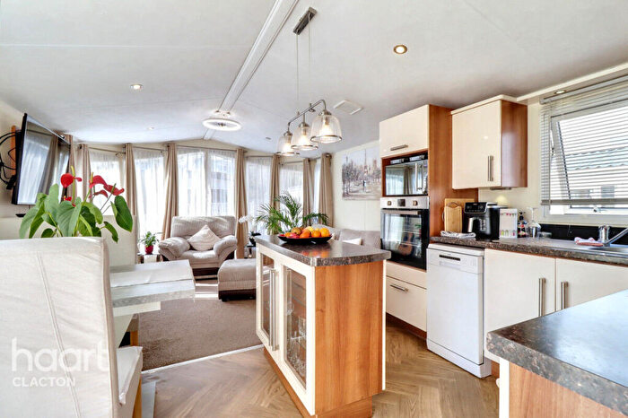 2 Bedroom Bungalow For Sale In Birch Grove, Oaklands Holiday Park, Clacton-on-Sea, CO16