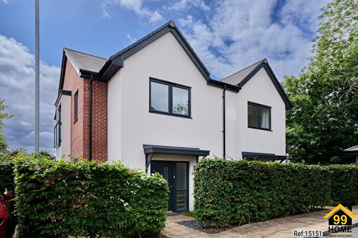 2 Bedroom Maisonette For Sale In Presentation Way, Reading, Berkshire, RG30