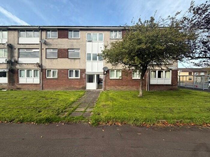 3 Bedroom Flat To Rent In Elizabethan Way, Renfrew, PA4