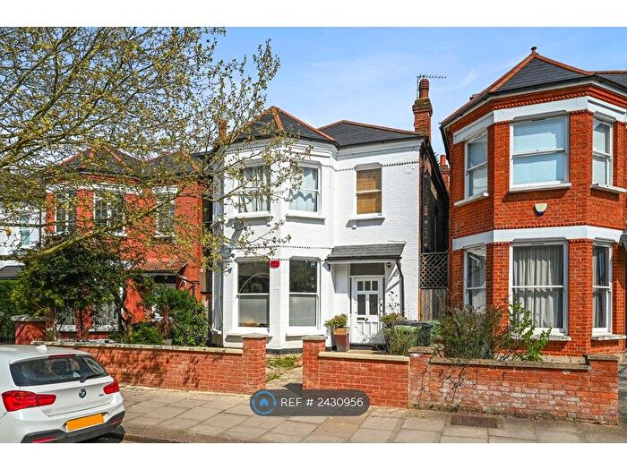 3 Bedroom Maisonette To Rent In Fordwych Road, London, NW2