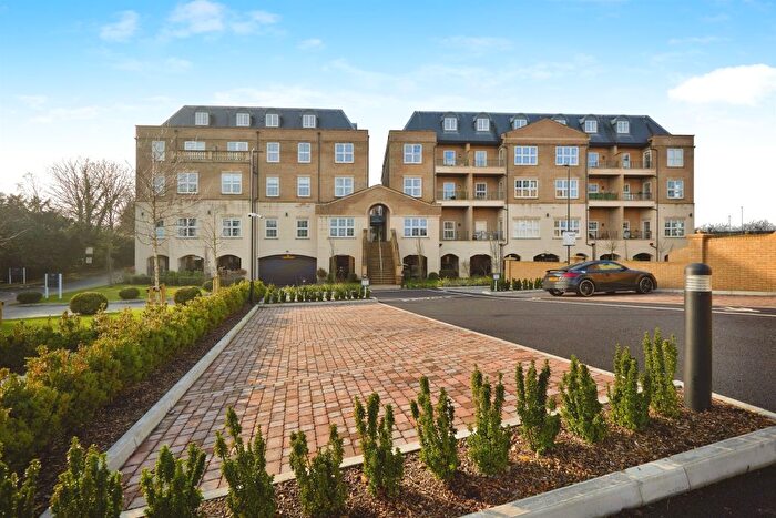 2 Bedroom Flat For Sale In Canon Woods Close, Sherborne, DT9