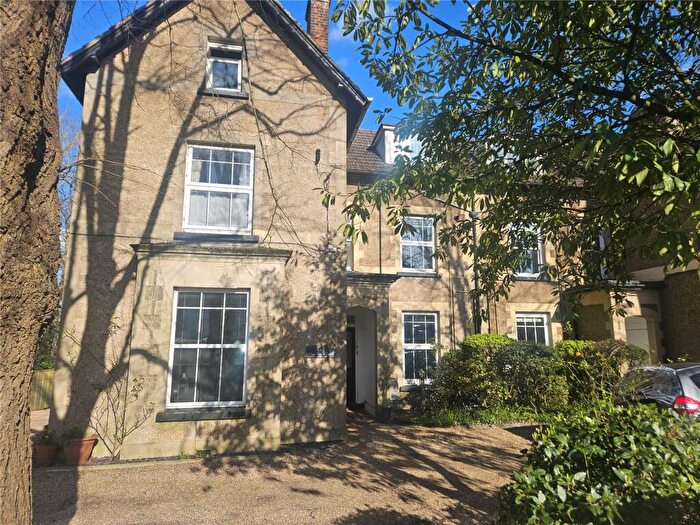 1 Bedroom Flat For Sale In Woodlands Road, Redhill, Surrey, RH1