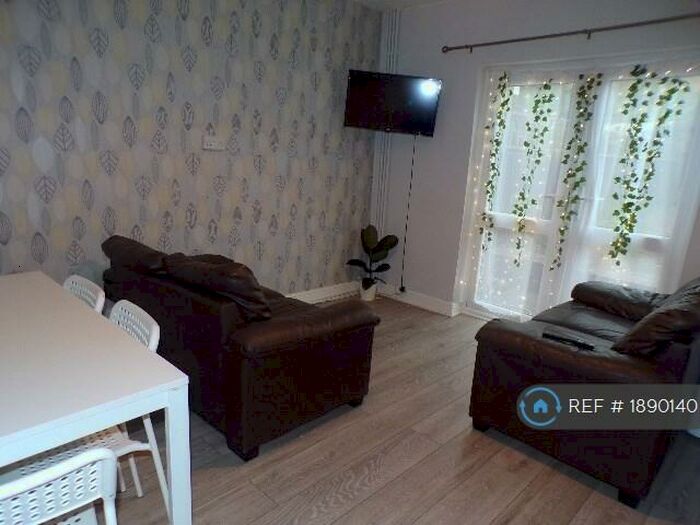 4 Bedroom Terraced House To Rent In Kingsland Avenue, Coventry, CV5