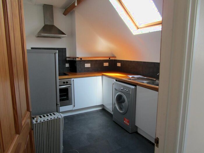2 Bedroom Maisonette To Rent In Harcourt Road, Redland, Bristol, BS6