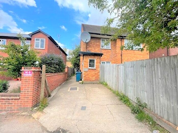2 Bedroom Apartment For Sale In Alma Row, Harrow, HA3