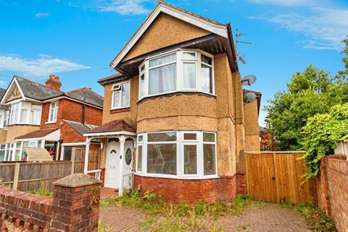 2 Bedroom Flat For Sale In Eastbourne Avenue, Southampton, Hampshire, SO15