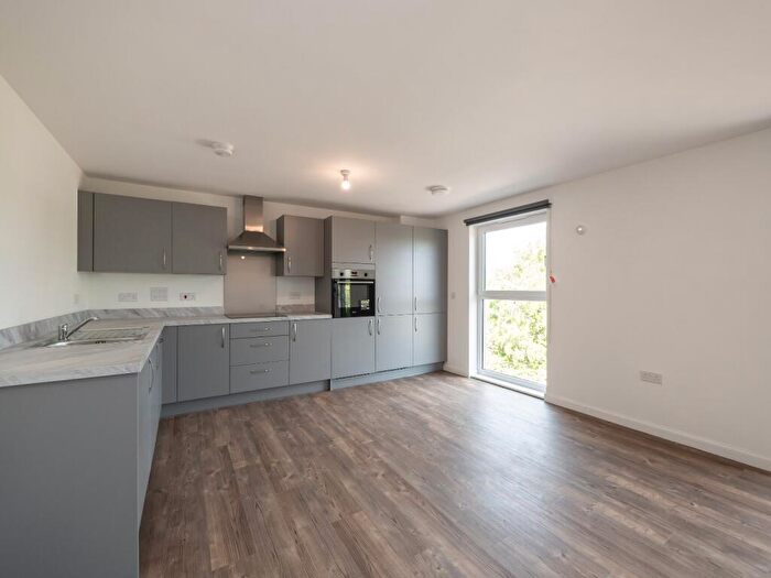 3 Bedroom Flat To Rent In Kilpatrick Grove, Edinburgh, EH6