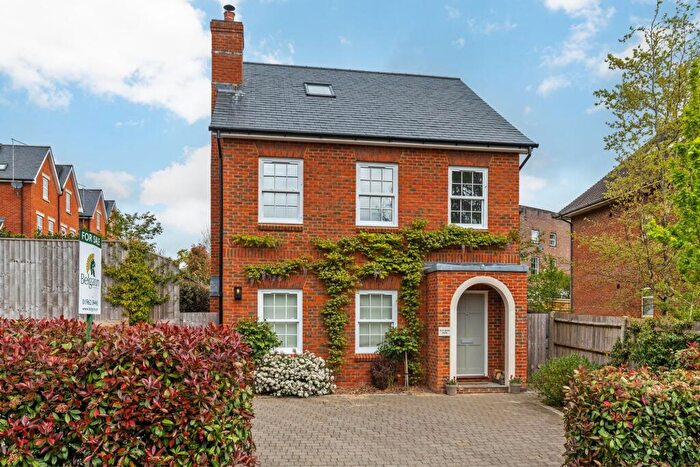 4 Bedroom Detached House For Sale In Sarum Road, Winchester, SO22