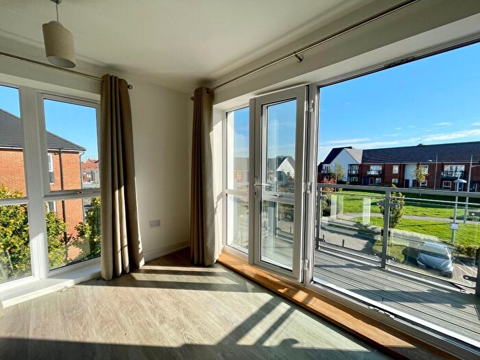 2 Bedroom Apartment To Rent In Holmbush Mews, Faygate, Horsham, RH12