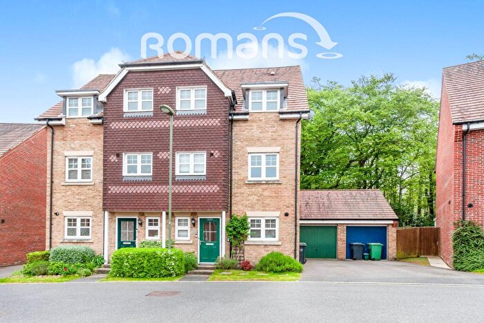 4 Bedroom Semi-Detached House To Rent In Gomer Road, Bagshot, GU19