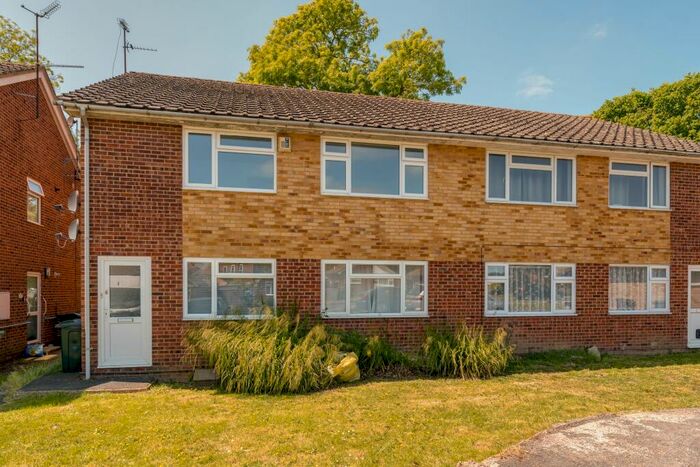 2 Bedroom Maisonette To Rent In Hilary Close, Polegate, BN26