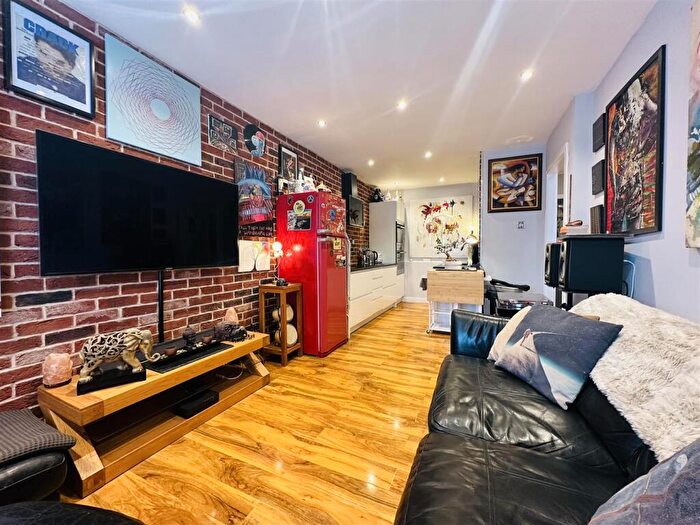 1 Bedroom Apartment To Rent In Stokes Croft, Bristol, BS1