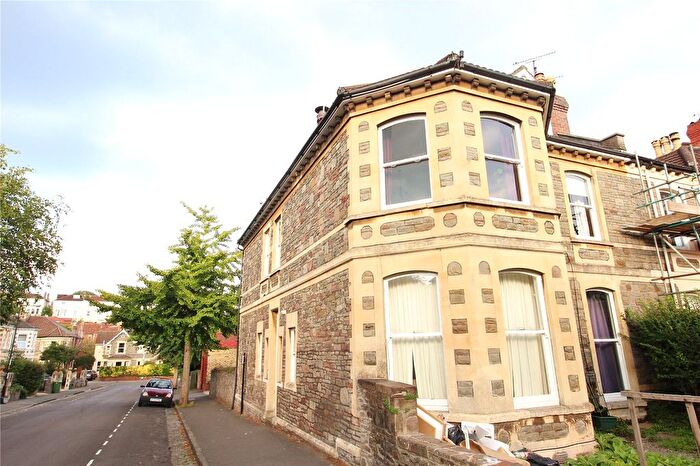 2 Bedroom Flat To Rent In Carnarvon, Redland, Bristol, BS6