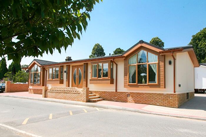 2 Bedroom Park Home For Sale In Weybridge Park Estate, Addlestone, KT15