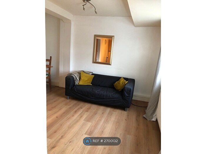 1 Bedroom Flat To Rent In Ashgate Road, Chesterfield, S40