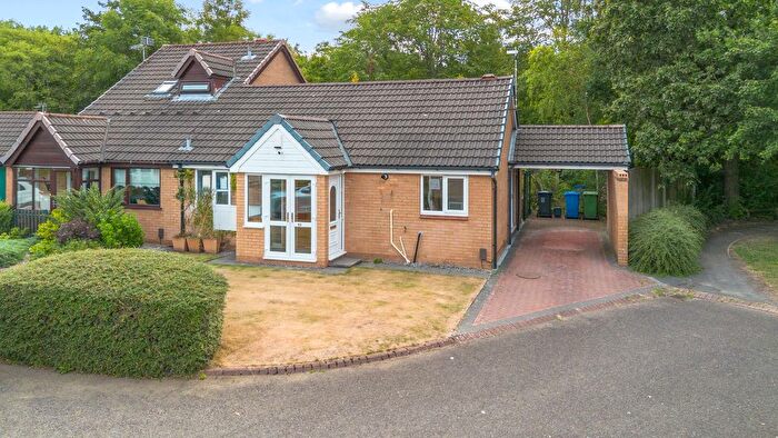 2 Bedroom Semi-detached Bungalow For Sale In Tasman Close, Old Hall, WA5