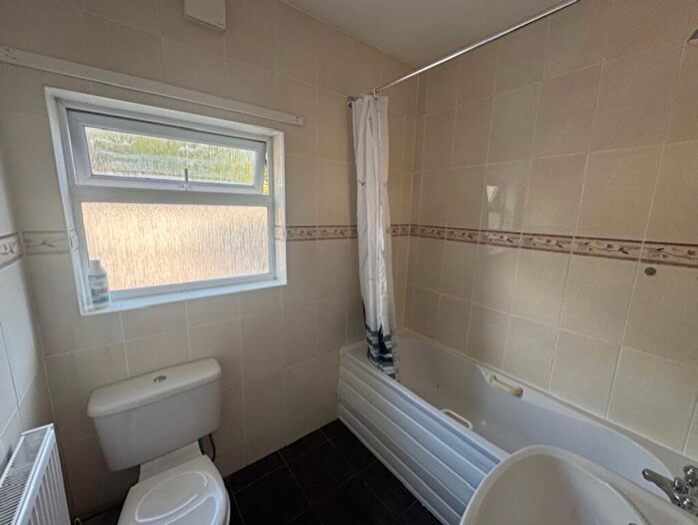 2 Bedroom Apartment To Rent In North Road, Cardiff, CF14