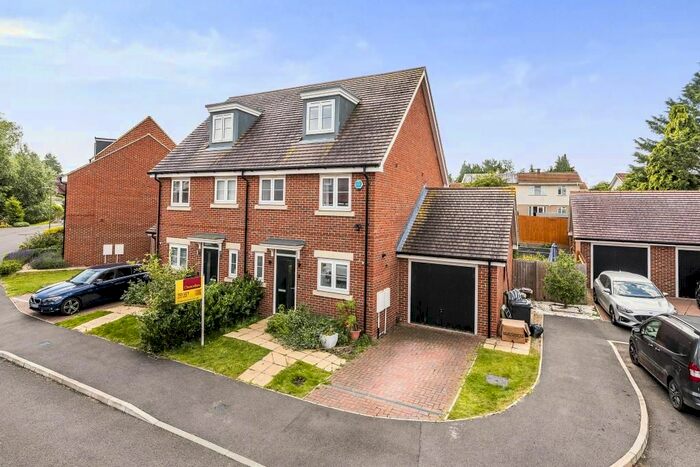 3 Bedroom Town House To Rent In Turner View, Headington, OX3