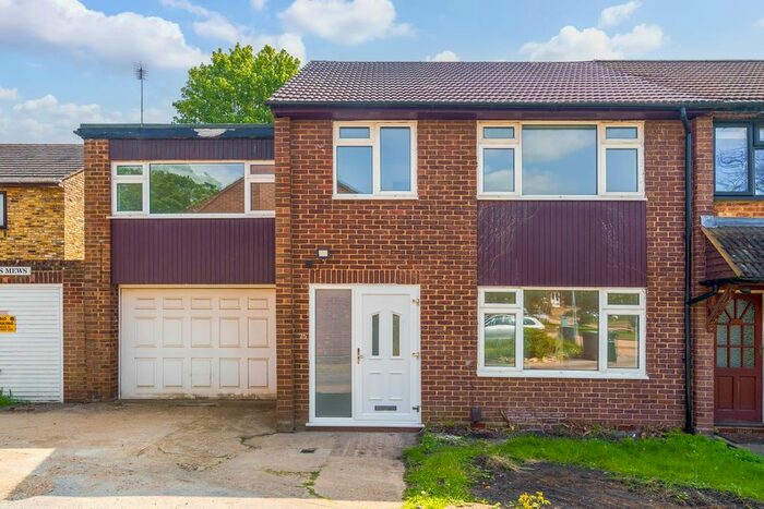 5 Bedroom End Of Terrace House To Rent In St. Peters Close, Mill End, Rickmansworth, WD3