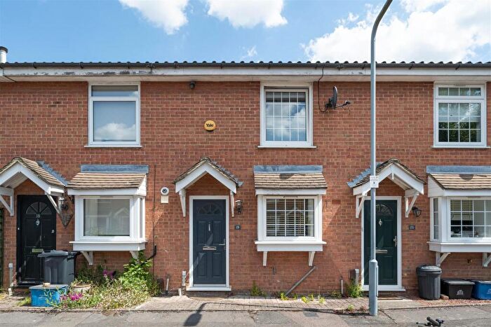 2 Bedroom House For Sale In Greenstone Mews, Wanstead, E11