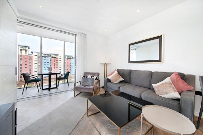 2 Bedroom Flat For Sale In Circus Road West, Battersea Park, SW11