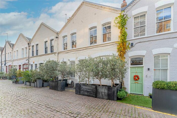 3 Bedroom Flat To Rent In Astwood Mews, South Kensington, London, SW7
