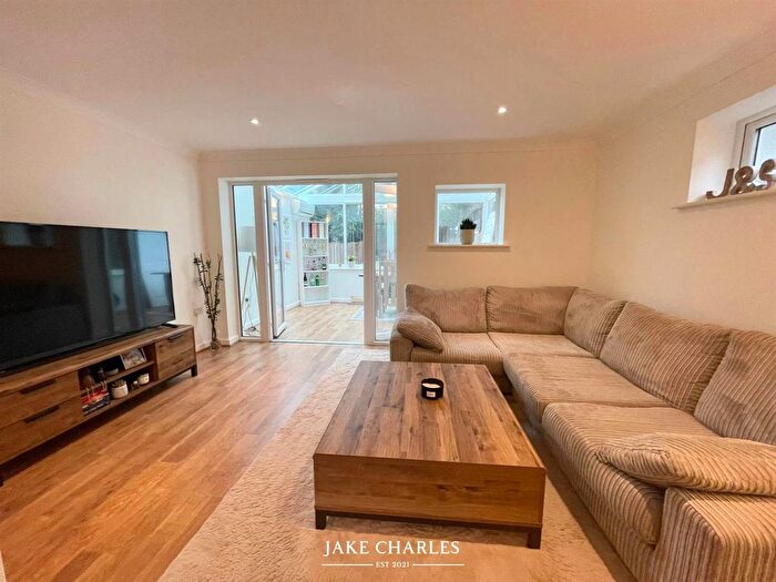 2 Bedroom End Terrace House For Sale In Bury Green Road, West Cheshunt, EN7